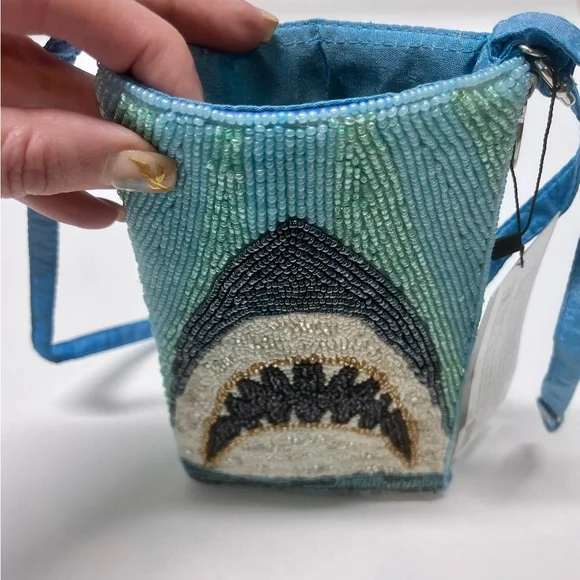 SOLD OUT - Beaded Shark Design Crossbody Club Bag - Picture 8 of 15